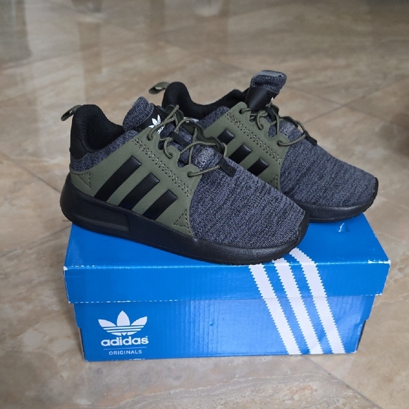 3 - Pairs Of Kids Sneakers - Picture 4 of 7